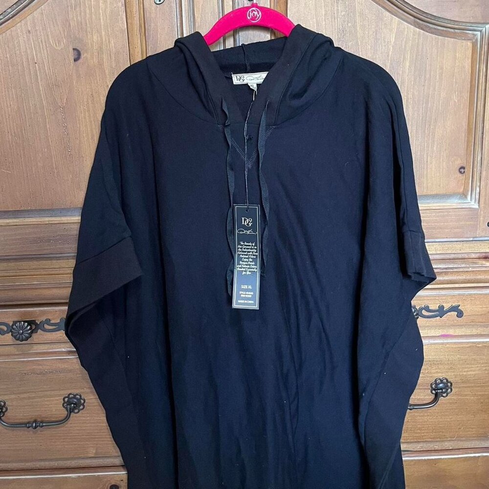 Diane Gilman‎ Women's Black Hooded Poncho